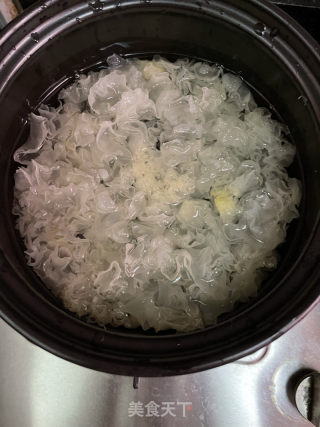 银耳汤圆的做法步骤：4