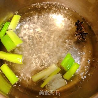 鲜虾汤面的做法步骤：1