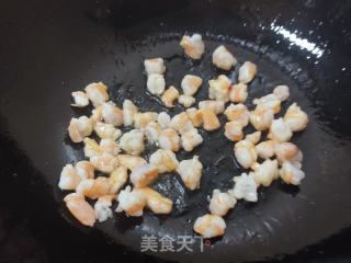 虾仁炒米饭的做法步骤：4