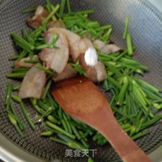 韭苔回锅肉的做法步骤：8