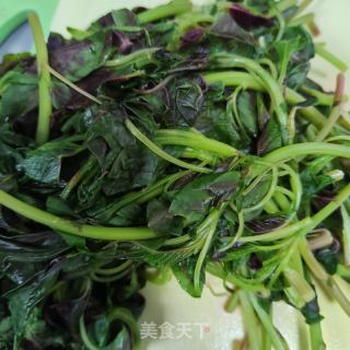 蒜蓉炒红苋菜的做法步骤：4