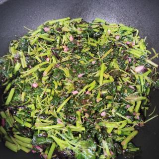 蒜蓉炒红苋菜的做法步骤：6