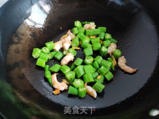 虾仁炒秋葵的做法步骤：6