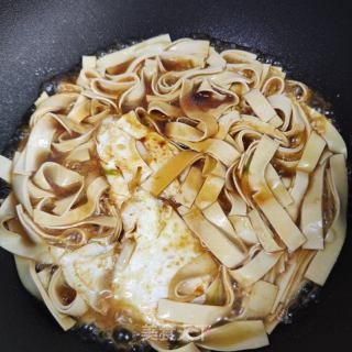 鸡蛋烧豆皮的做法步骤：6