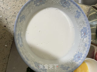 肠粉的做法步骤：1