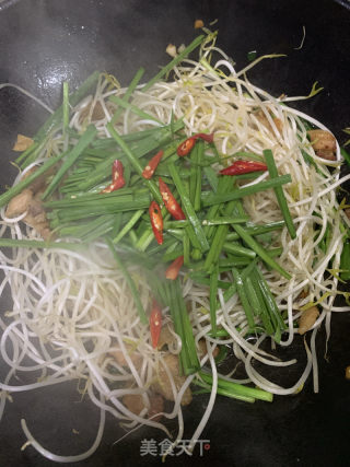豆芽这样炒爽脆不出汤的做法步骤：4