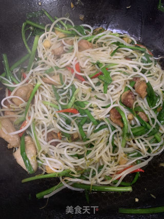 豆芽这样炒爽脆不出汤的做法步骤：5