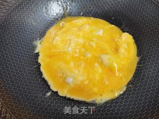 丝瓜豆腐鸡蛋菌菇贻贝汤的做法步骤：2
