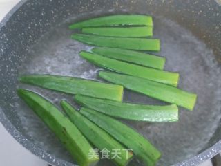 凉拌秋葵的做法步骤：3