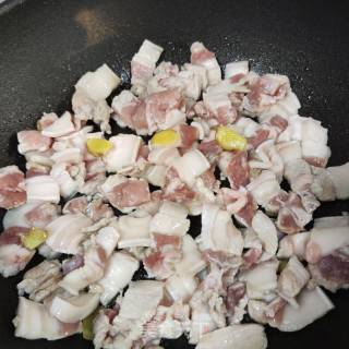 五花肉炒豇豆的做法步骤：4