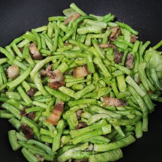 五花肉炒豇豆的做法步骤：6
