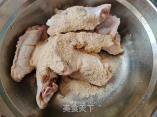 空气炸锅版香辣鸡翅的做法步骤：3