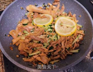 柠檬手撕鸡的做法