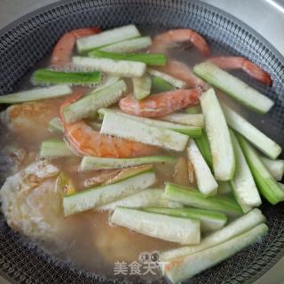 鲜虾煎蛋丝瓜面的做法步骤：12