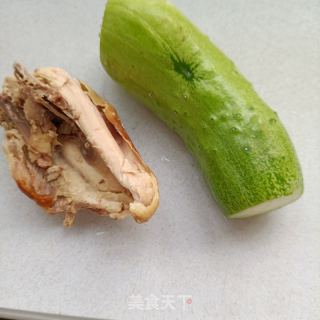 鸡胸肉拌黄瓜条的做法步骤：1