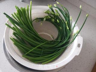 韭苔炒肉丝的做法步骤：1