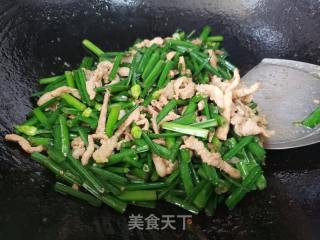 韭苔炒肉丝的做法步骤：4