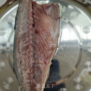 煎青花鱼的做法步骤：1