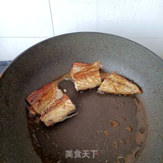 煎青花鱼的做法步骤：9