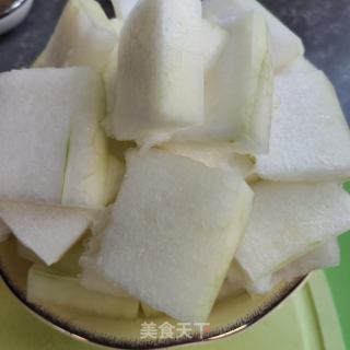 肉片虾皮焖冬瓜的做法步骤：1