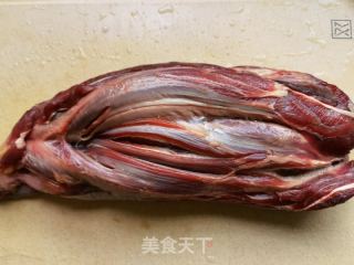 电压力锅酱牛腱的做法步骤：1