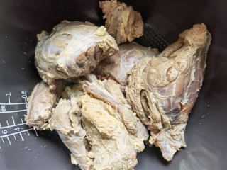 电压力锅酱牛腱的做法步骤：5
