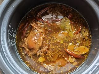 电压力锅酱牛腱的做法步骤：12