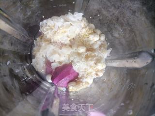 紫薯银耳羹的做法步骤：2