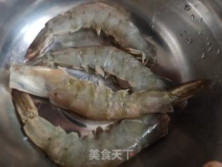 青虾炒辣椒的做法步骤：2