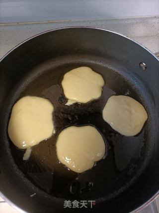 牛奶鸡蛋饼的做法步骤：4