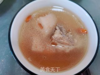 莲藕壮骨汤的做法