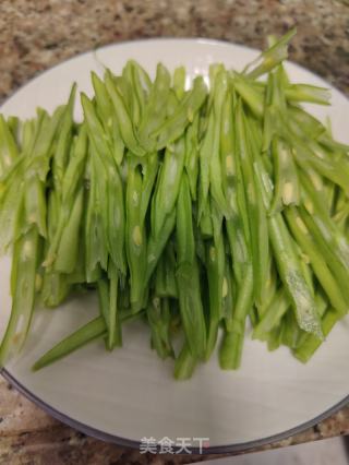 四季豆炒肉的做法步骤：1