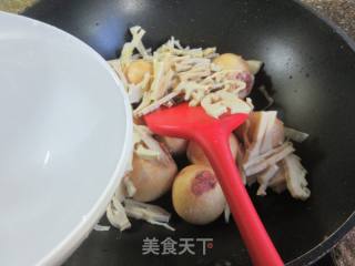 水笋烧油面筋塞肉的做法步骤：8