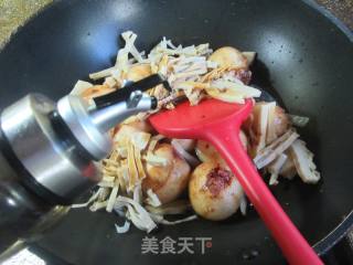 水笋烧油面筋塞肉的做法步骤：9