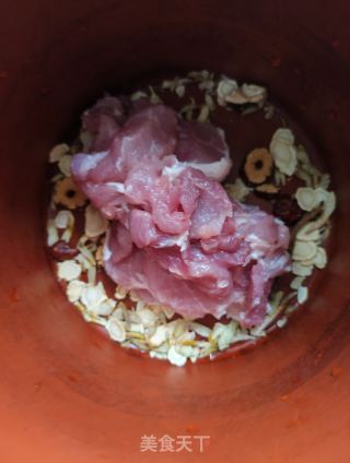 西洋参石斛虫草花炖隔山肉的做法步骤：4