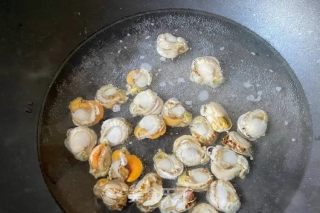 农家小炒扇贝肉的做法步骤：3
