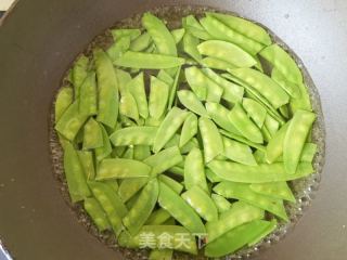 蒜蓉清炒荷兰豆的做法步骤：3