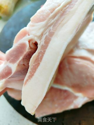 家常红烧肉的做法步骤：1