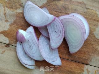 洋葱秋葵炒蛋的做法步骤：4
