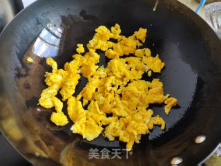 洋葱秋葵炒蛋的做法步骤：6