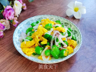 洋葱秋葵炒蛋的做法步骤：10