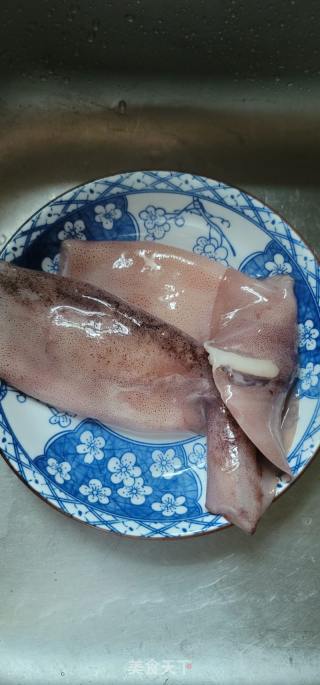 鱿鱼拌苦瓜的做法步骤：1