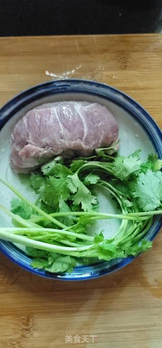 瘦肉鸡蛋香菜汤的做法步骤：1