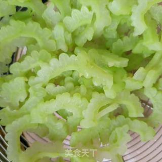 洋葱苦瓜炒蛋的做法步骤：5