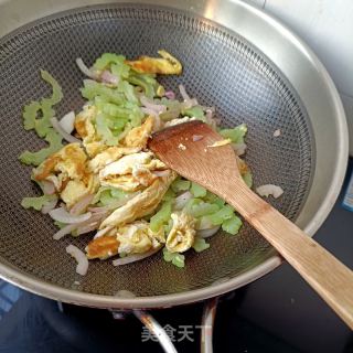 洋葱苦瓜炒蛋的做法步骤：15