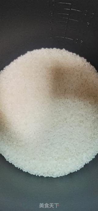 油盐饭的做法步骤：1