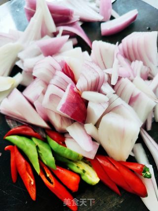洋葱炒牛肉的做法步骤：2