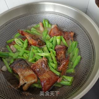 豇豆角炖腊鱼的做法步骤：13