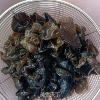 韭苔木耳炒蛋的做法步骤：2