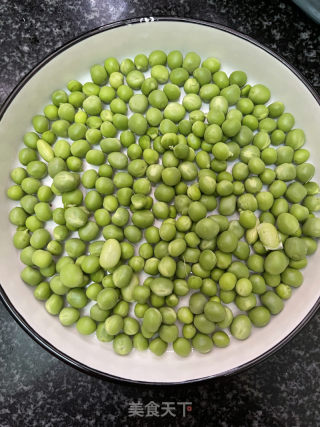 时蔬虾仁炒饭的做法步骤：2